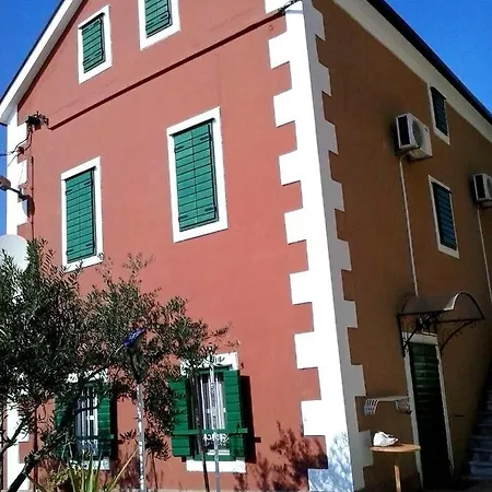 Apartment Vedran Blace